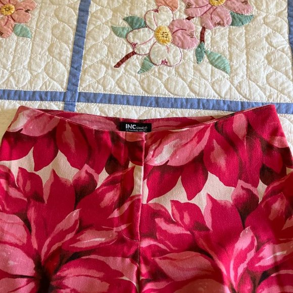 INC Red Floral Pants Size 6 - Picture 3 of 8